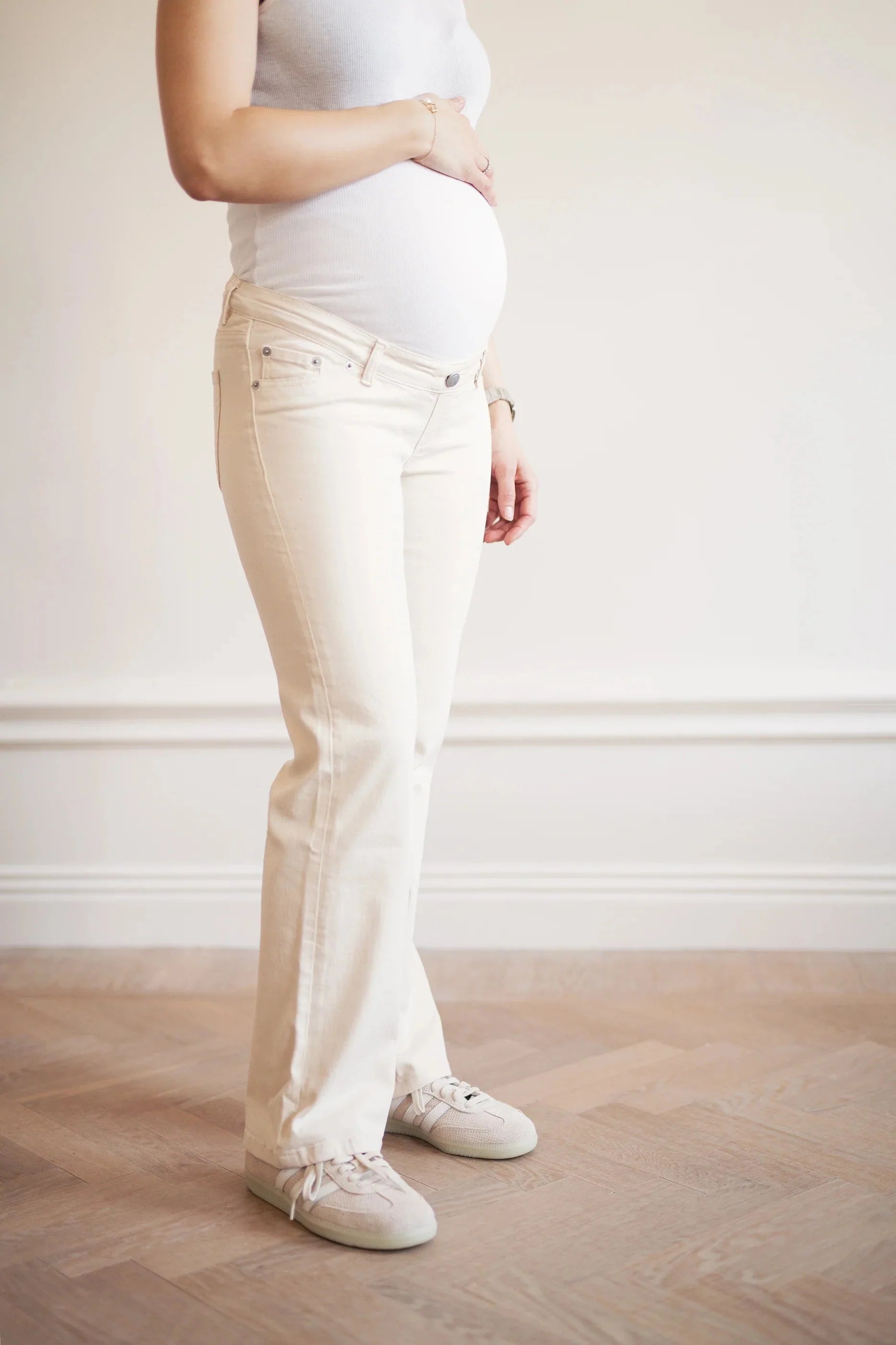 02 FLARE - ECRU WHITE. Jeans aus Bio-Baumwolle mit Bauchbund - Jeans-9•BORROUGHS