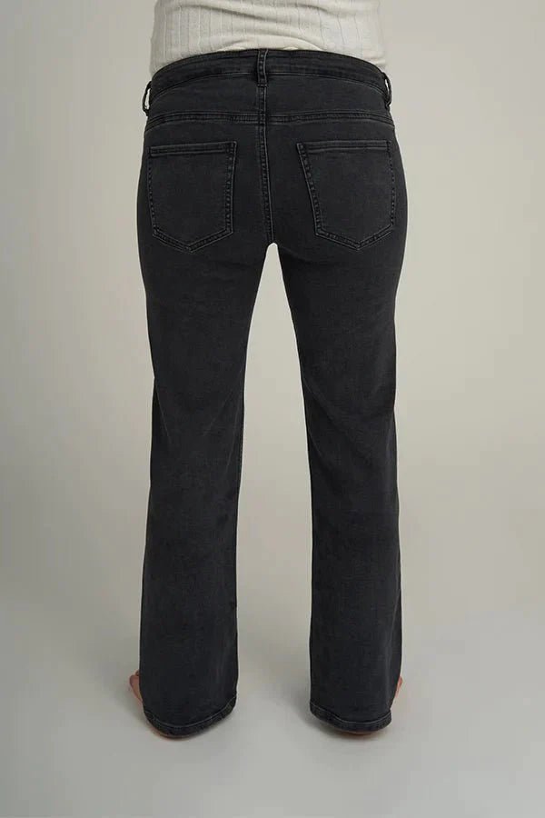 02 FLARE - FADED BLACK. Jeans aus Bio-Baumwolle mit Bauchbund - Jeans-9•BORROUGHS